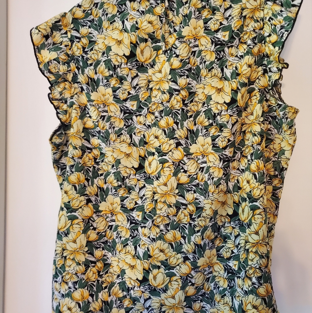 Floral blouse - Picture 2 of 7